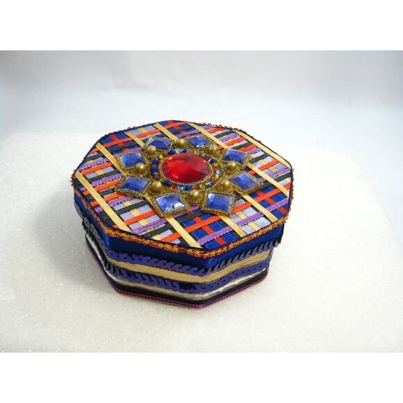 Keepsake Jewelry Prayer Box for Mementos Trinkets Jewelry Desk Items Potpourri - Picture 7 of 9